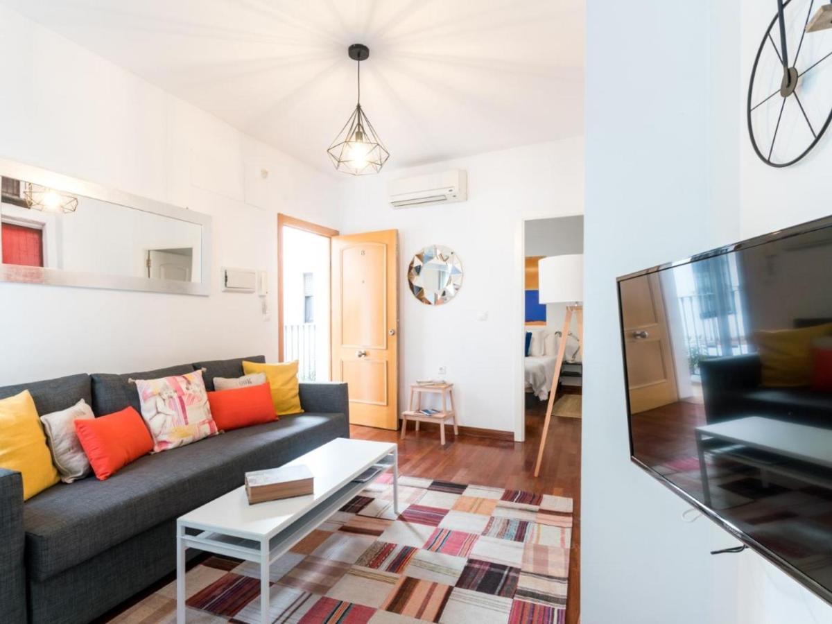 Apartament Holi-Rent Santa Marina Sewilla Zewnętrze zdjęcie